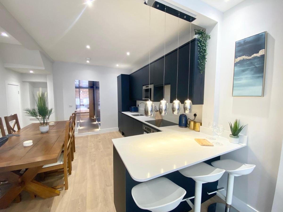 Cloud9 Guest House - By Coastline Retreats - 2 Bedroom Self Contained Garden Flat - Luxury Bath, Netflix, Superfast Wifi, Parking Included Bournemouth Exterior photo