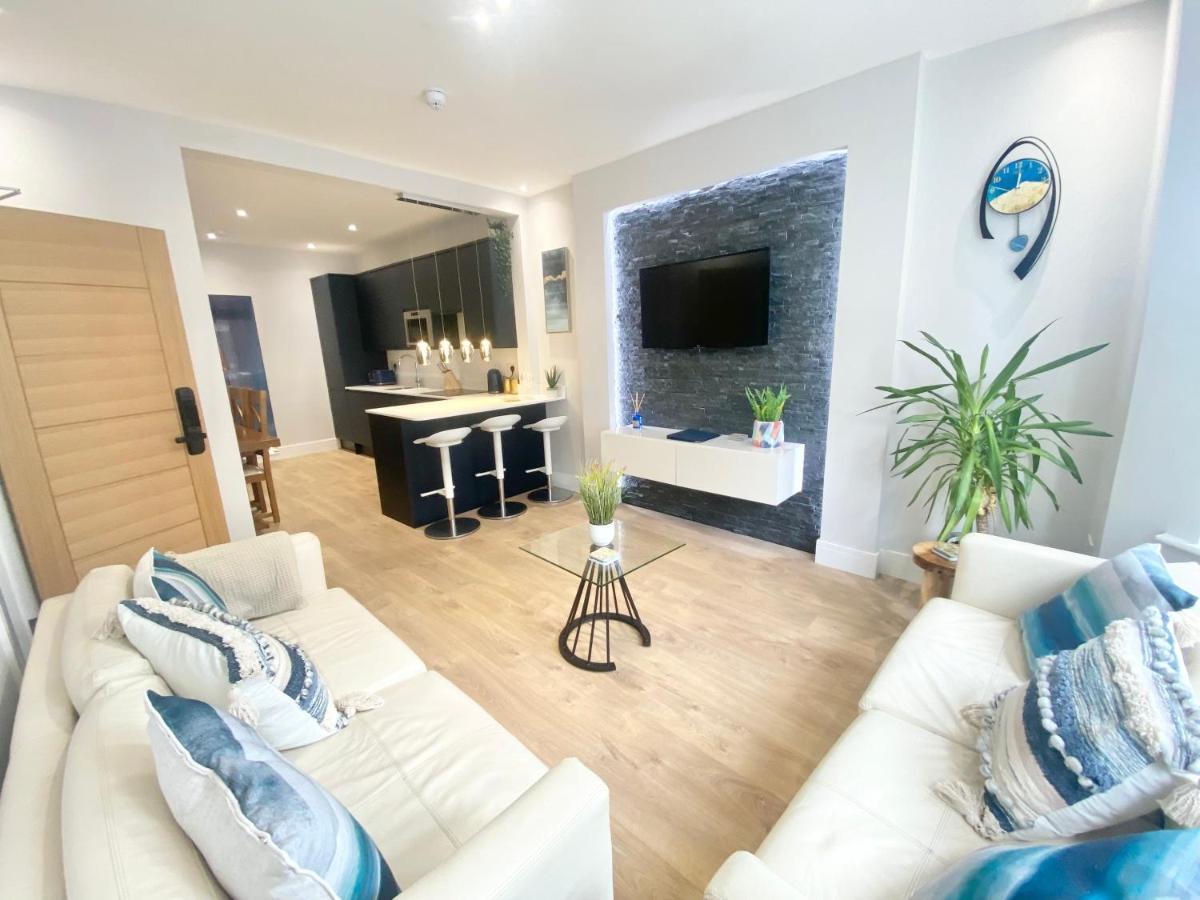 Cloud9 Guest House - By Coastline Retreats - 2 Bedroom Self Contained Garden Flat - Luxury Bath, Netflix, Superfast Wifi, Parking Included Bournemouth Exterior photo