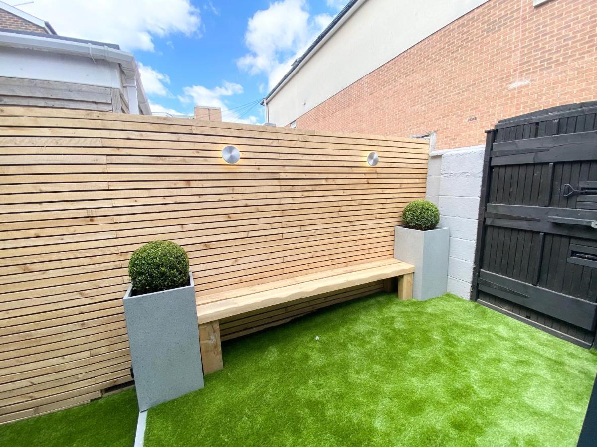 Cloud9 Guest House - By Coastline Retreats - 2 Bedroom Self Contained Garden Flat - Luxury Bath, Netflix, Superfast Wifi, Parking Included Bournemouth Exterior photo